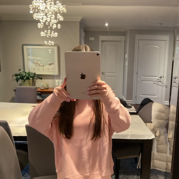 Aerie pink oversized crew neck size small in colour pink - Picture 2 of 12